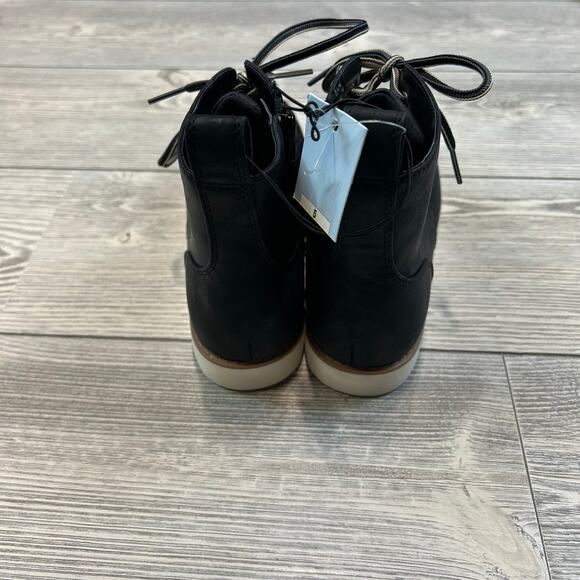 Cat & Jack Boys' Bosley Boots: Rugged Yet Refined Classic Style Size 5 NWT - Picture 3 of 6